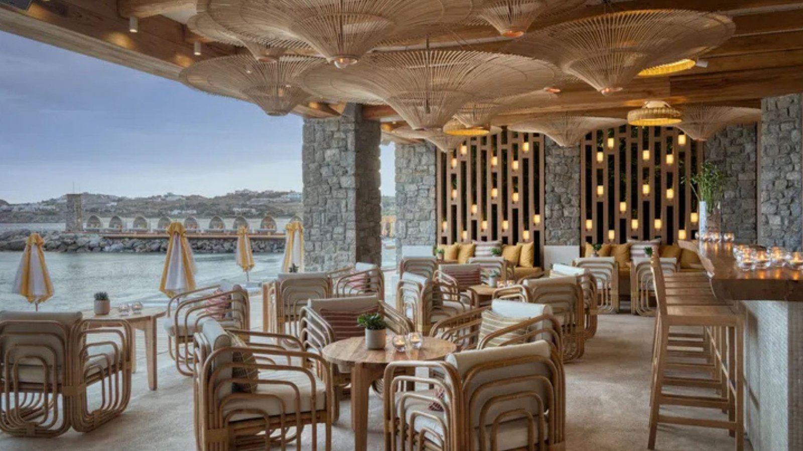 ROMANTIC OASIS OF BILL & COO