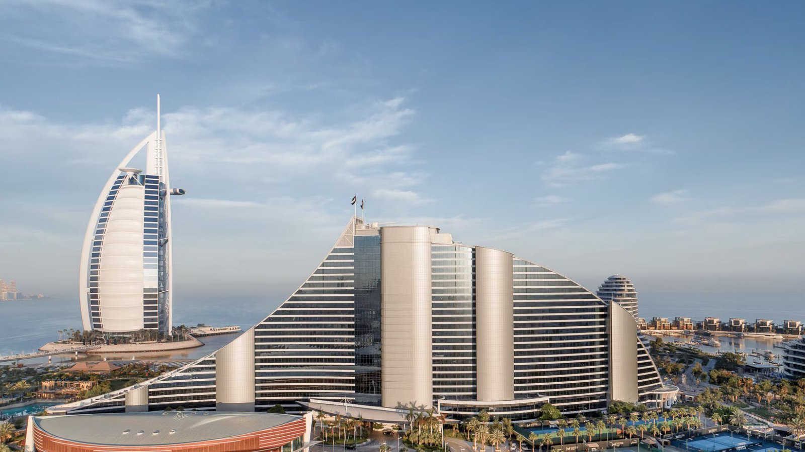 JUMEIRAH BEACH HOTEL OFFERS TRUE OPULENCE IN THE GULF