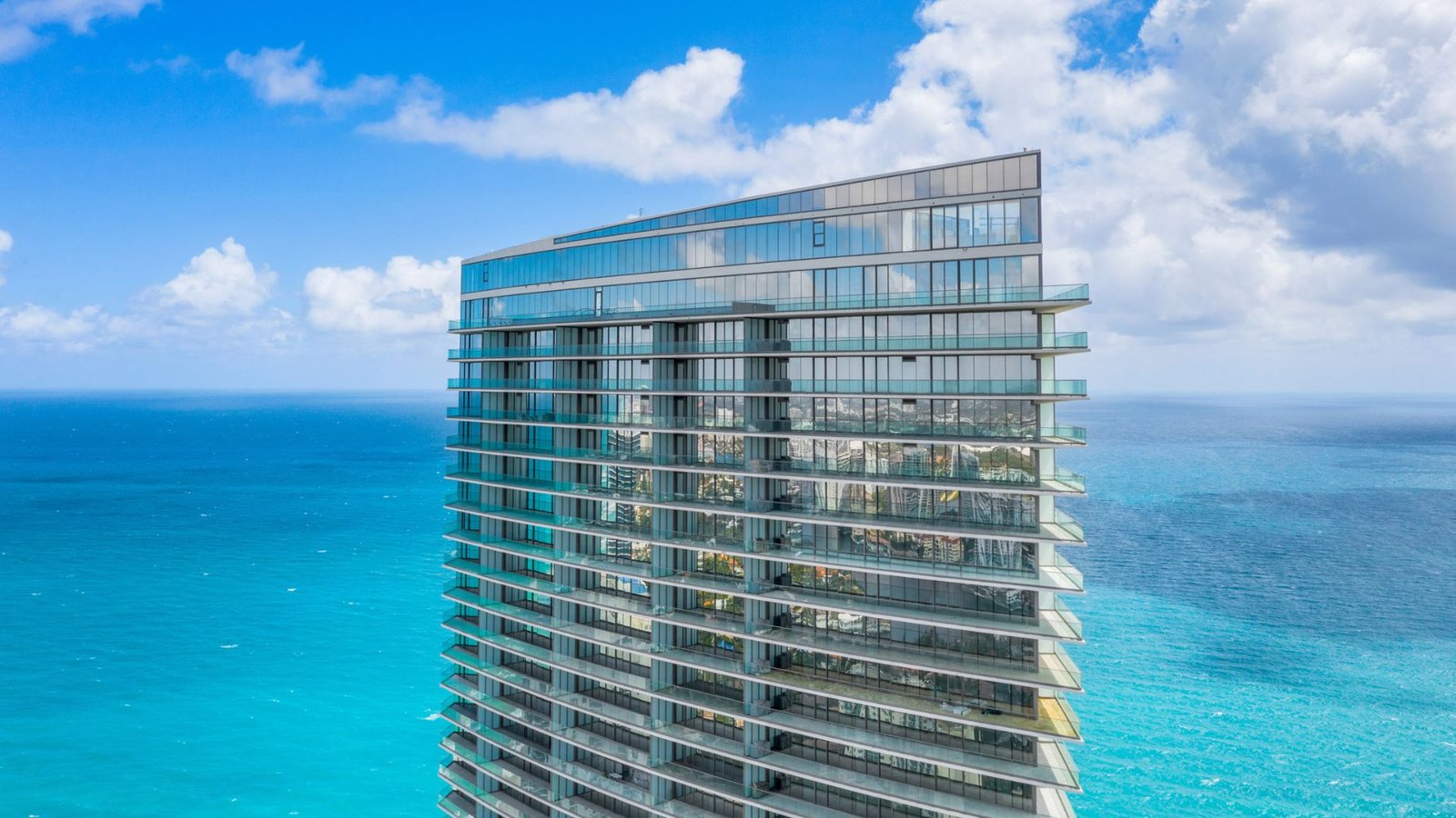 RESIDENCES BY ARMANI CASA – A HAVEN OF OPULENCE IN SUNNY ISLES BEACH.