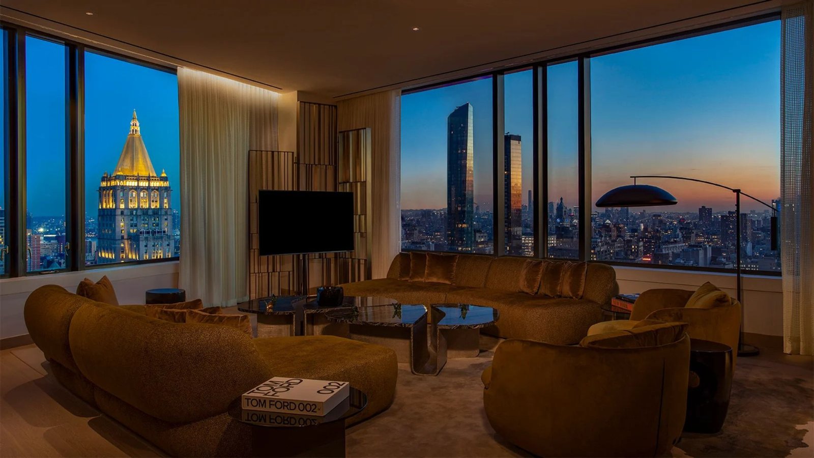 LUXURY HAVEN IN THE HEART OF NEW YORK: THE RITZ CARLTON RESIDENCES NOMAD